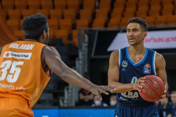 出了强劲的 出了强劲的