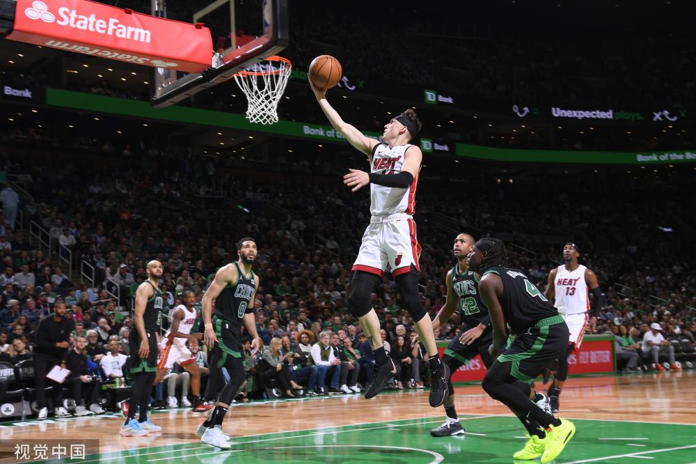 从纸面上看 从纸面上看